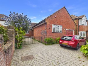 Sharps Lane, Ruislip